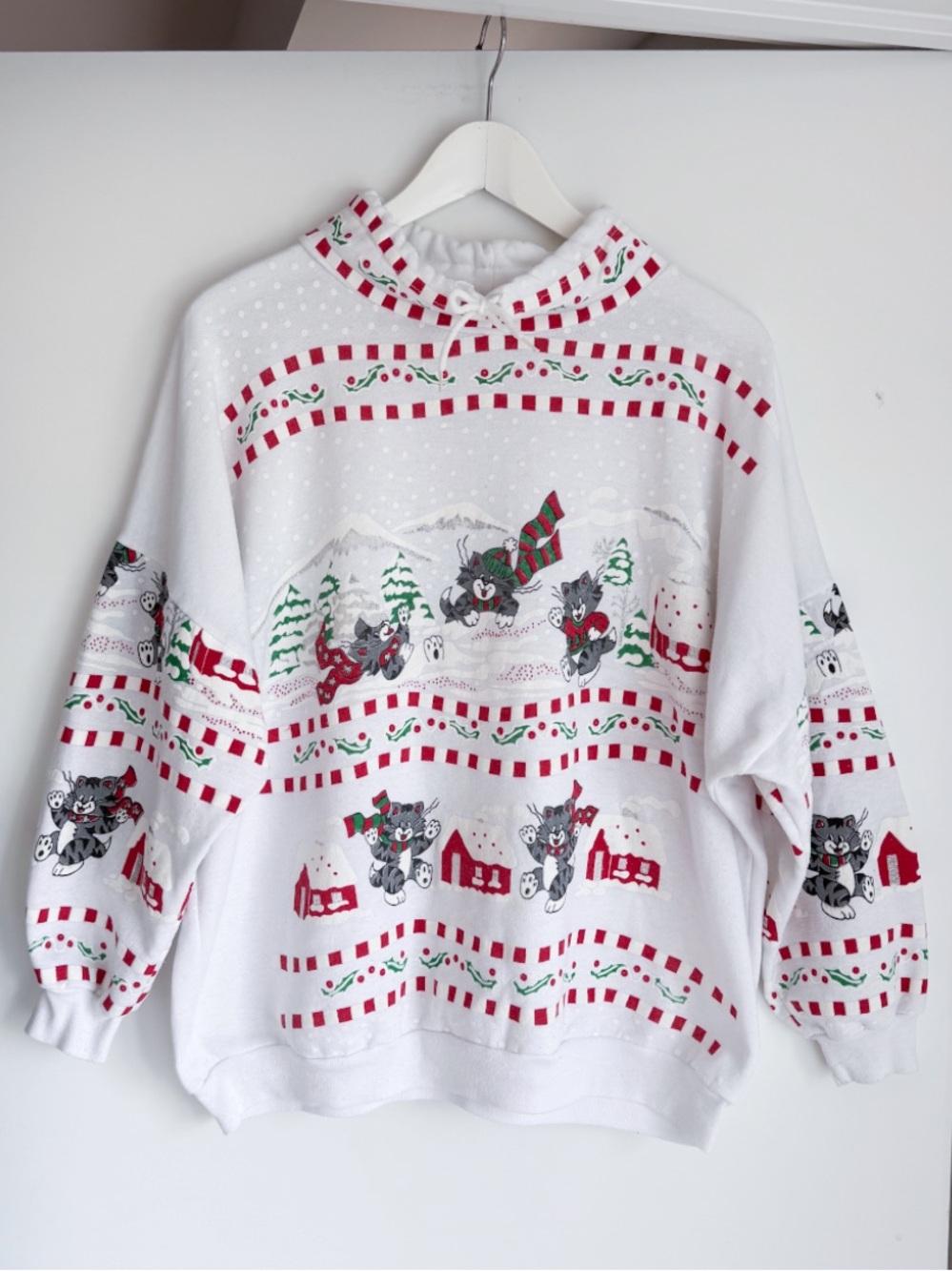 Vintage 90s Winter Cats Sweatshirt Made in Canada Size Large Ugly Christmas